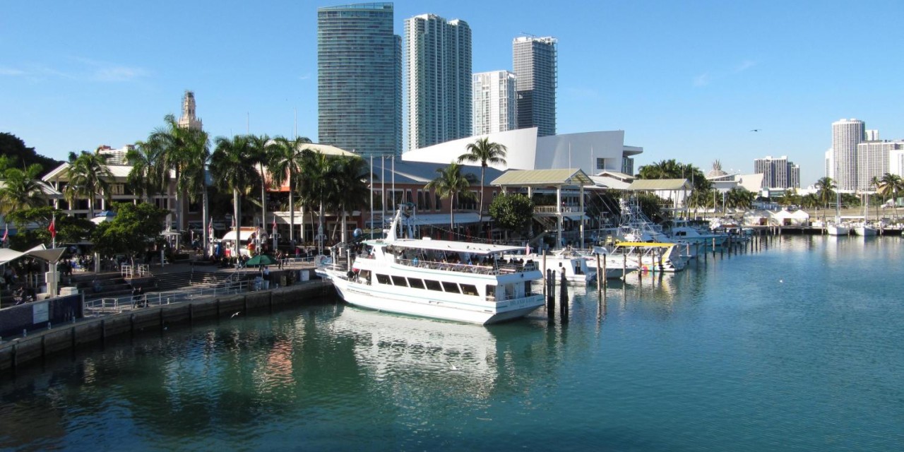 Passeio de Barco pela baía de Biscayne